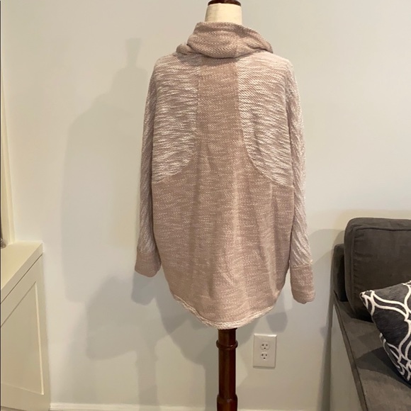 Calvin Klein performance knit sweater - Picture 3 of 5